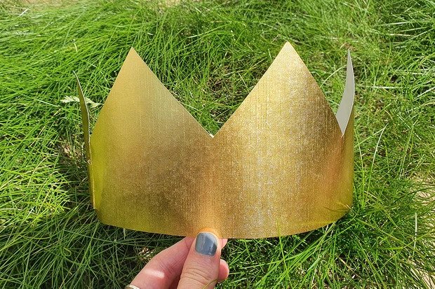 DIY paper crown