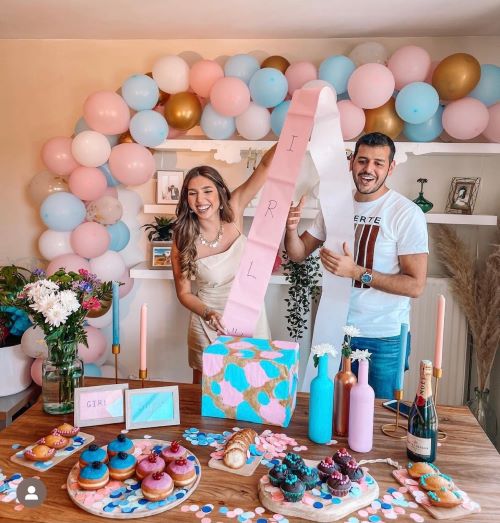 Baby shower reveal store ideas