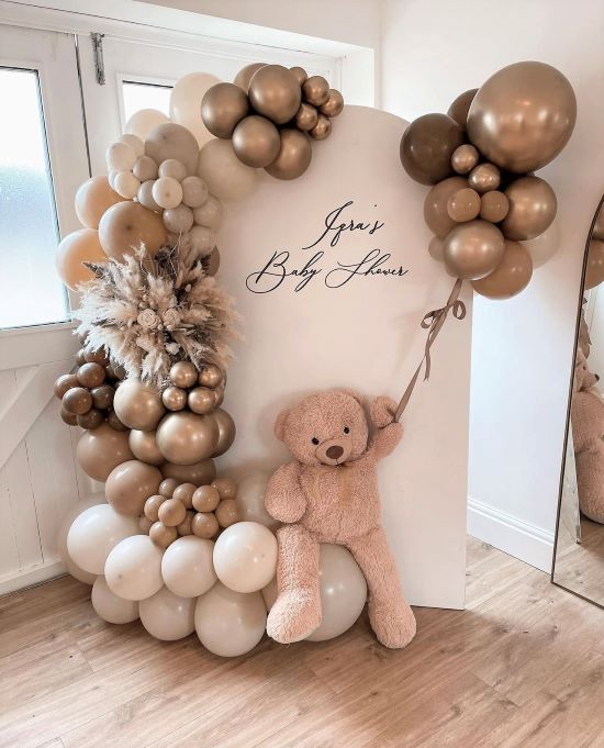 Baby shower hot sale neutral decorations