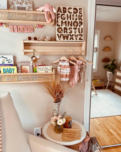 Floating store bookshelf nursery